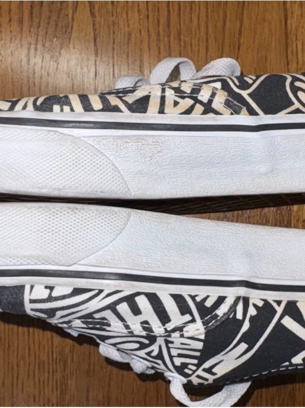 Vans Off The Wall OTF Repeat Black & White Graphic Logo Lace-Up Sneakers unisex - Picture 9 of 12